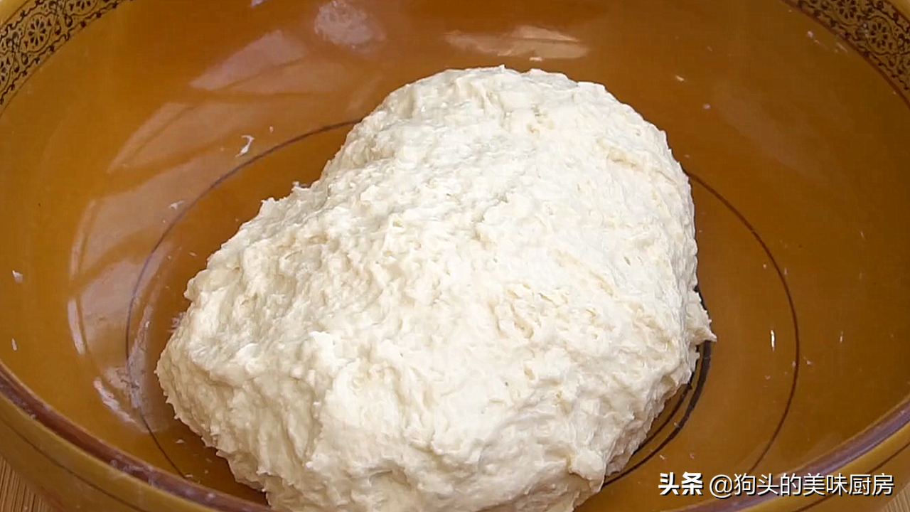 酥掉渣的葱油饼，原来是卷出来的，外酥里软，凉了也不发硬，真香