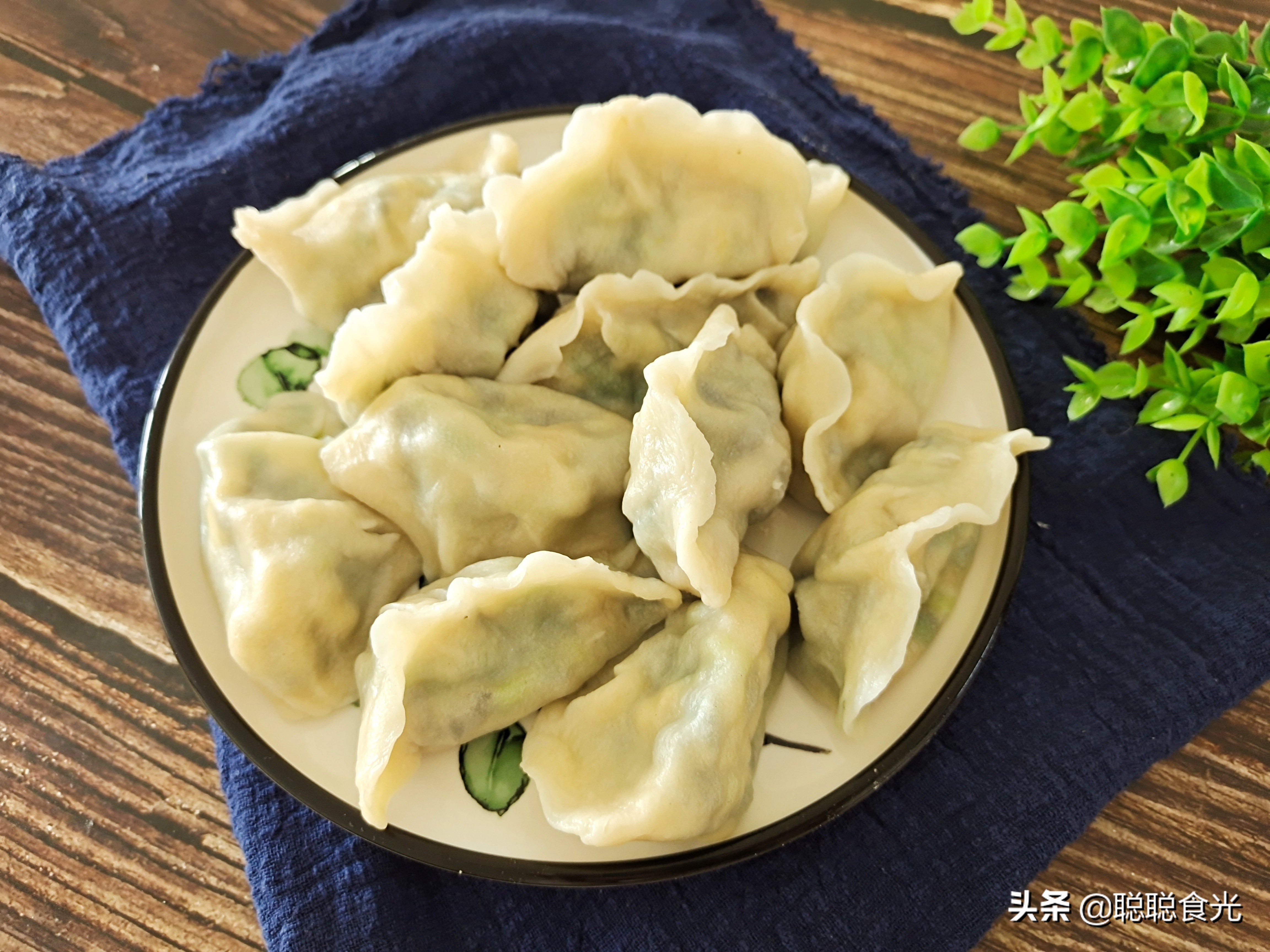 调饺子馅时，牢记“3放2不放”，肉馅鲜嫩美味，越吃越香