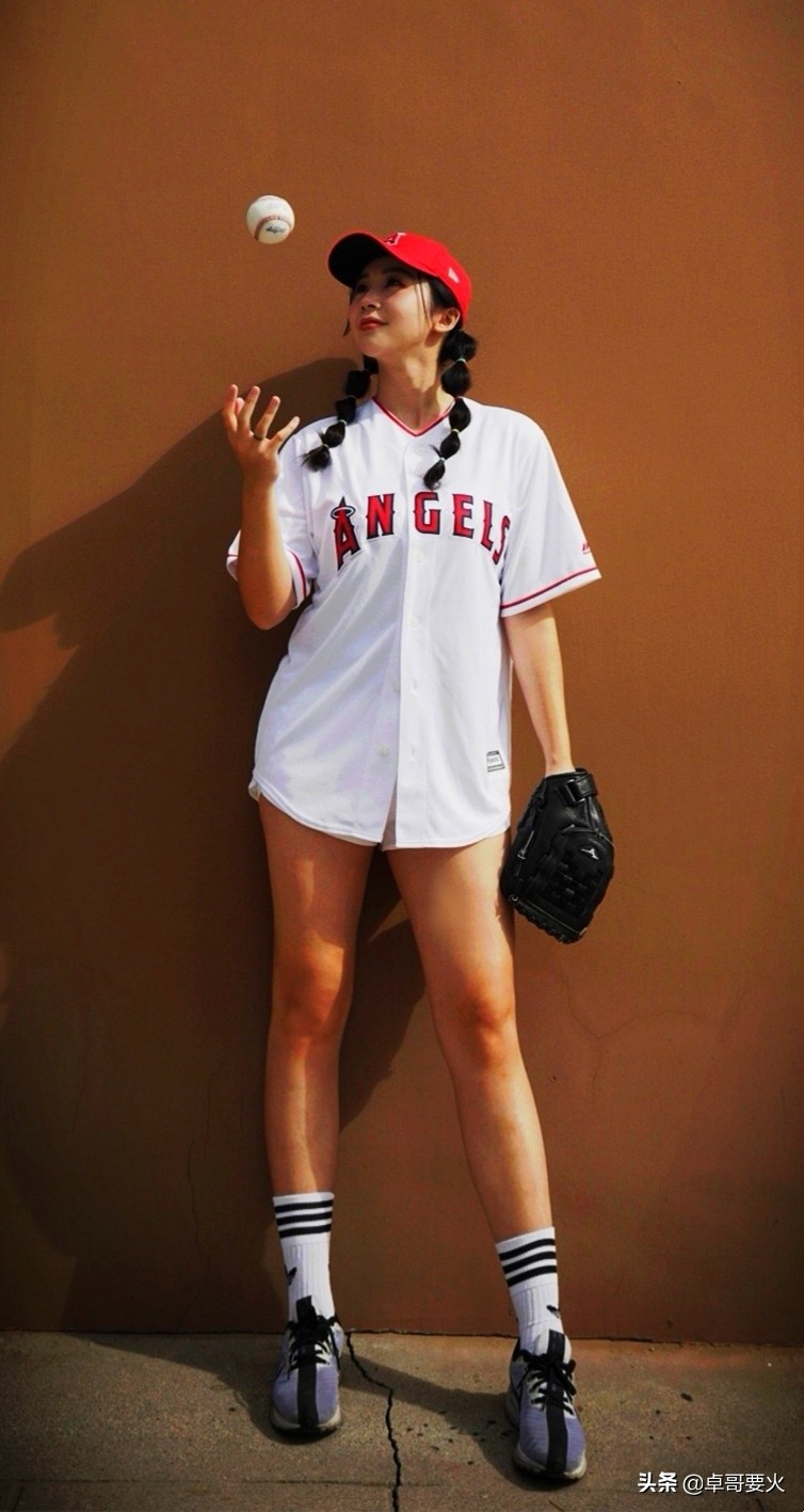 张曼源楼奶张曼源开花什么梗