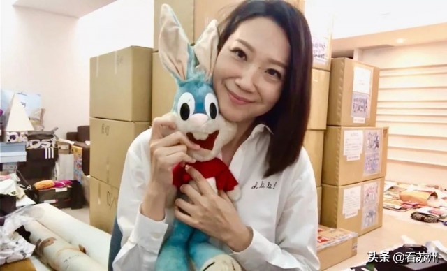 她是《康熙来了》特邀嘉宾，麻辣教授曲家瑞在苏州遇见最好的自己