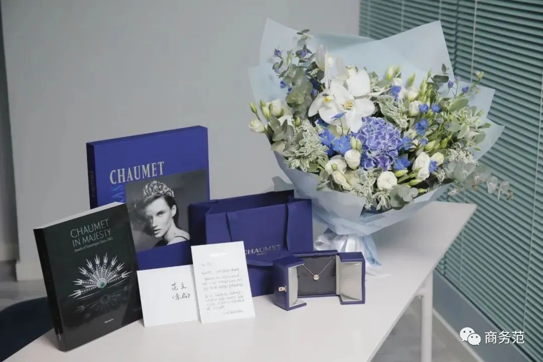 新生婴儿礼物（宝宝的新年礼物）