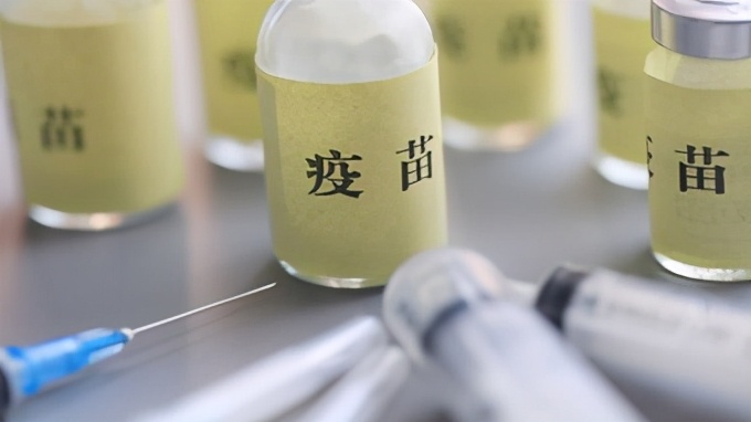 英国新冠失控，新变异种传染性高出70%，该如何防范？