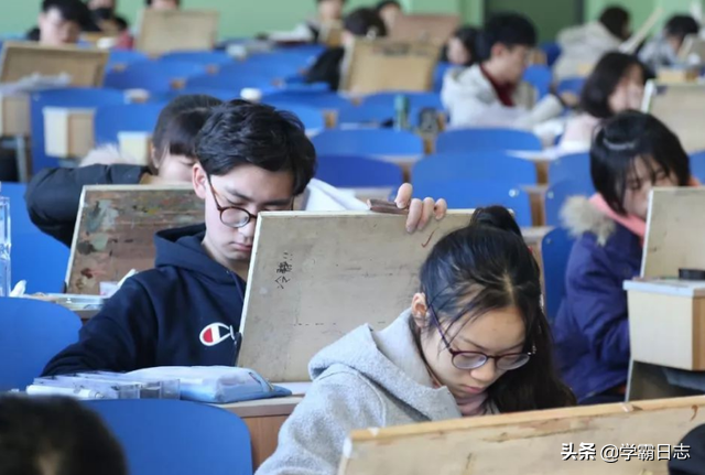 大學“蹭課”會被趕出來嗎？輔導員：只要不蹭這3類課，就沒人管