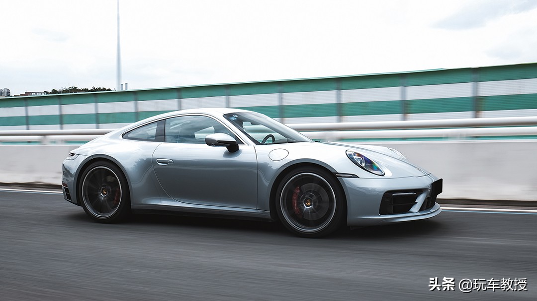一生想买的车保时捷911和路特斯Evora，两个极端但都好想要