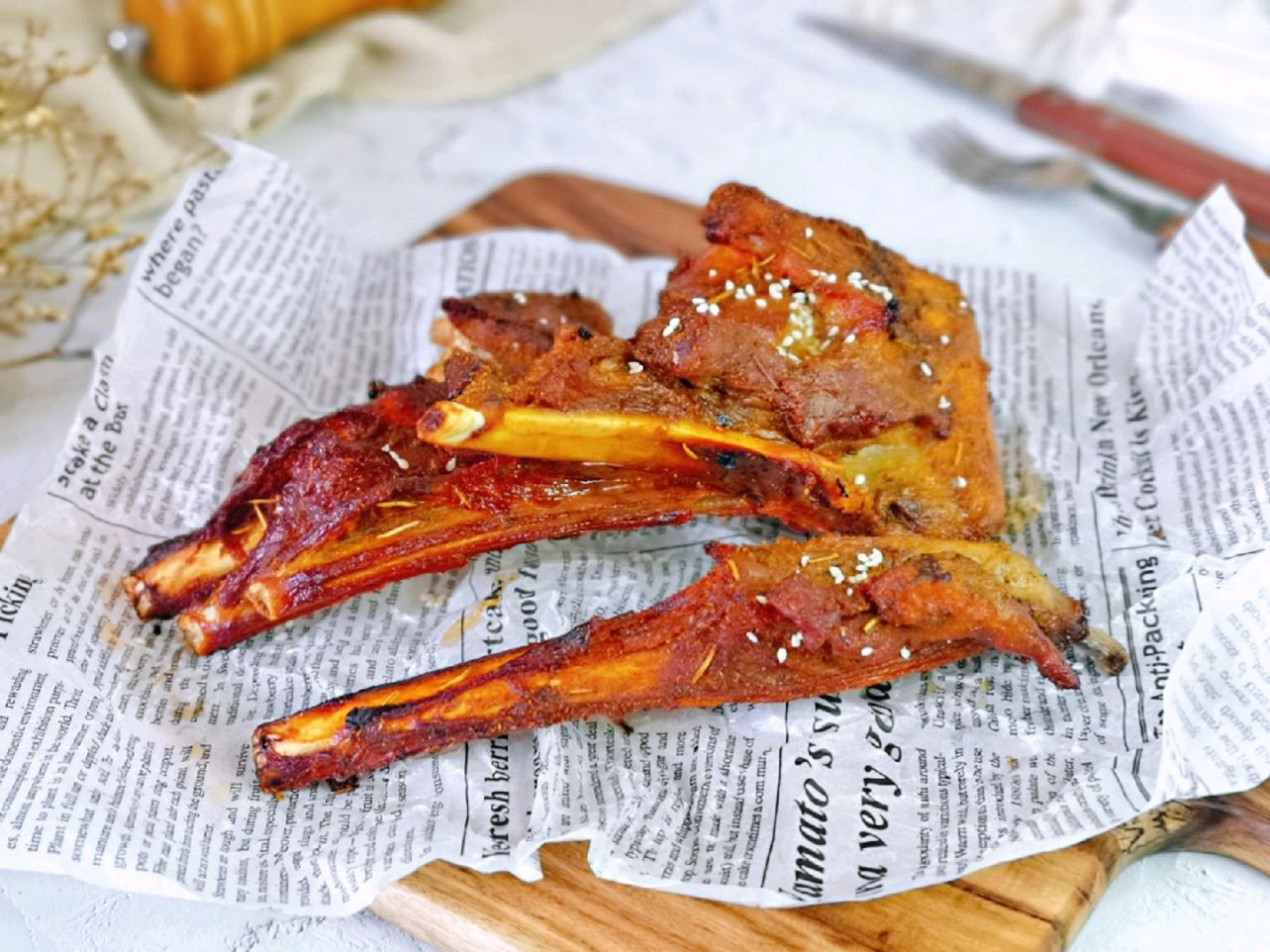 家里有烤箱就能做，奥尔良烤羊排太像样，羊排烤的滋滋冒油真香