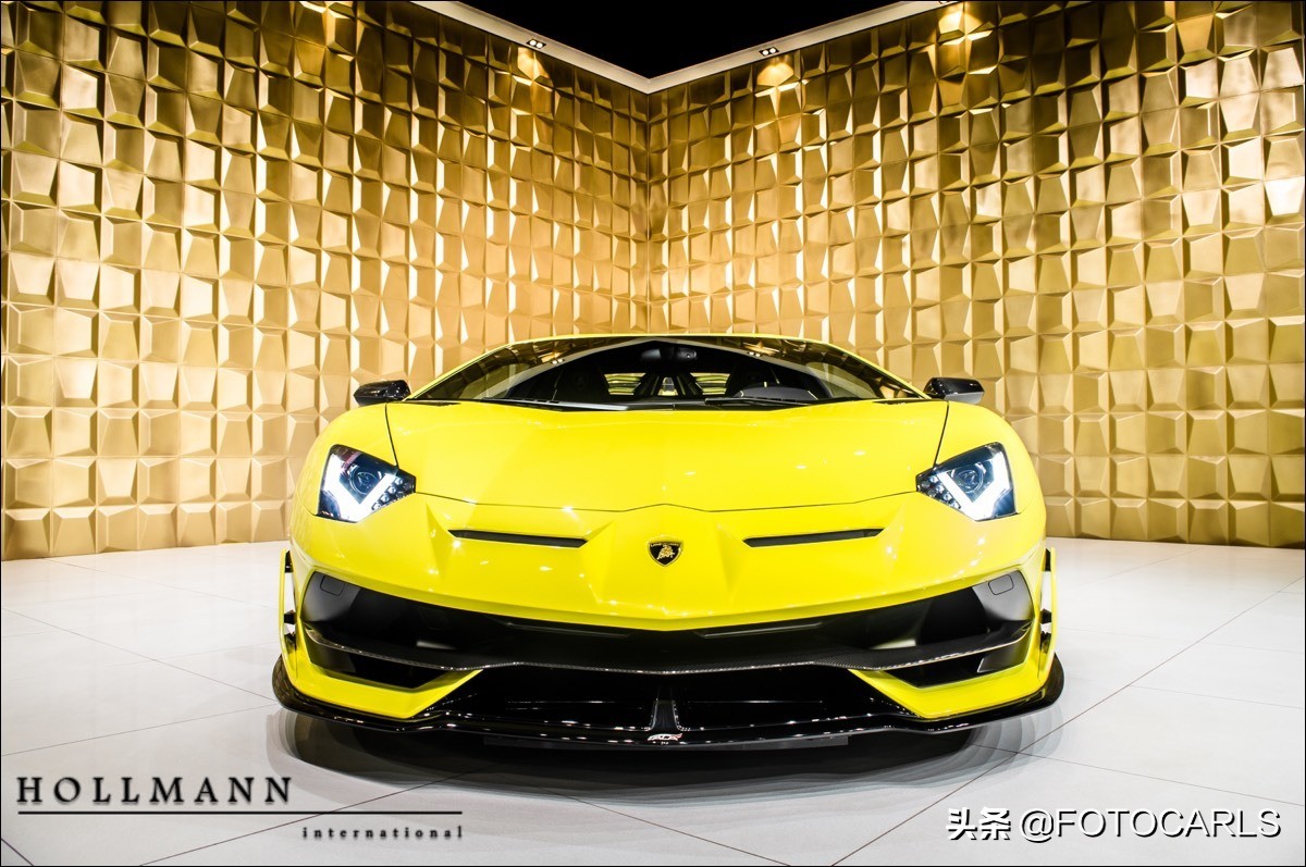 实拍</p><p>　　2019款兰博基尼 Aventador SVJ，770匹圈速之王，喜欢吗？