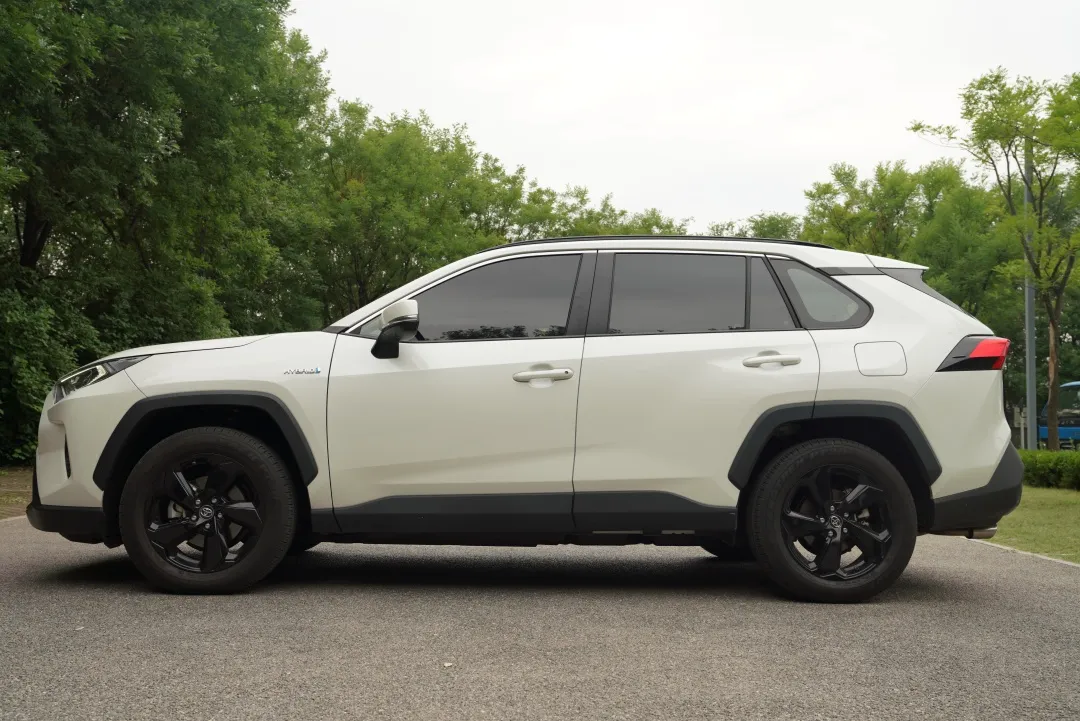 可靠耐用又省油的“持家男”深度试驾2020款丰田RAV4荣放