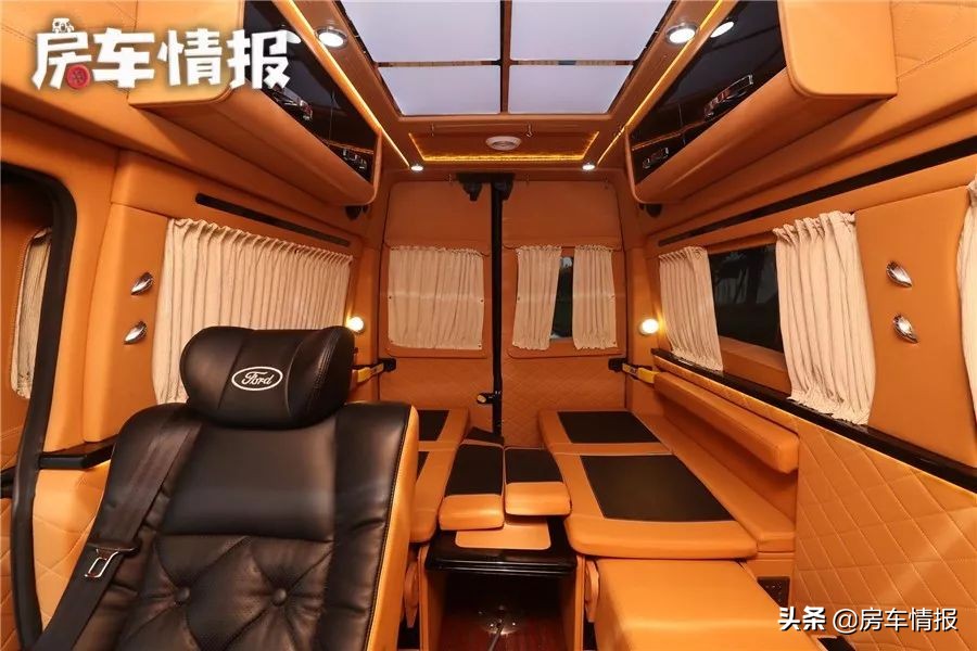 能坐6人的福特商务房车，30多万配航空座椅，内部可变床能住3口人