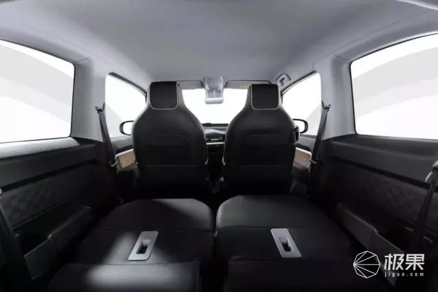 五菱再发豪华版mini EV！充电1小时能跑200公里，下一个买菜街车