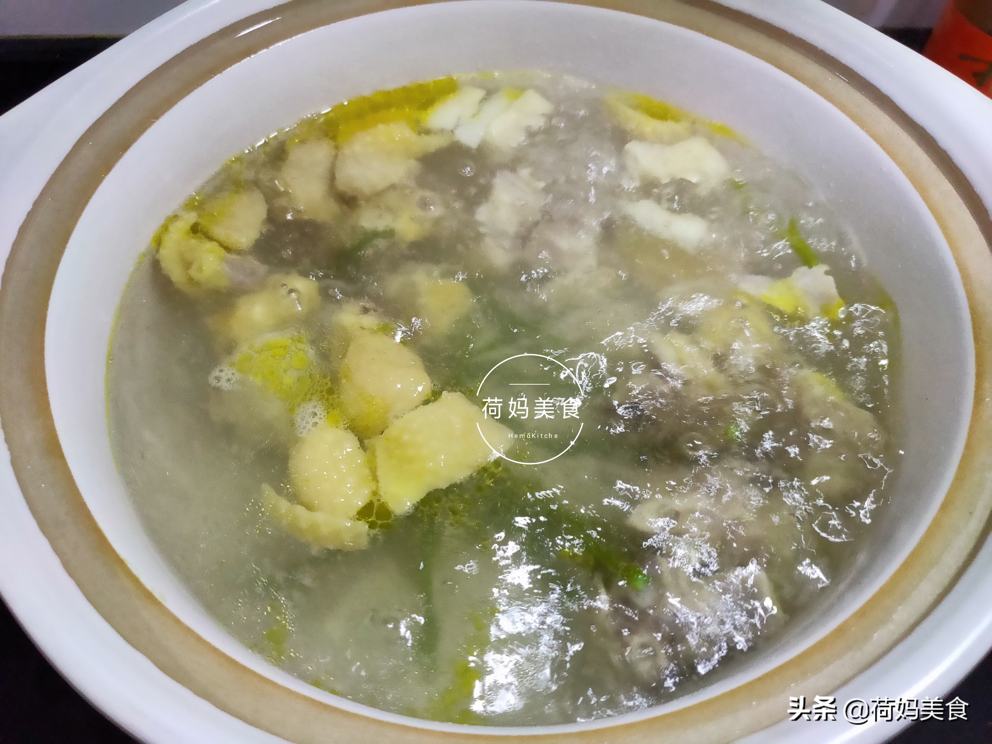 石斛虫草花炖鸡汤，天热也可以喝，味鲜营养，强健体质，老少皆宜