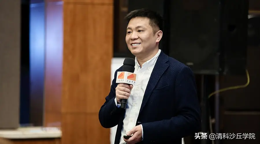 蒋纯眼中的“文艺青年”、“普通青年”以及2B青年丨沙丘学院