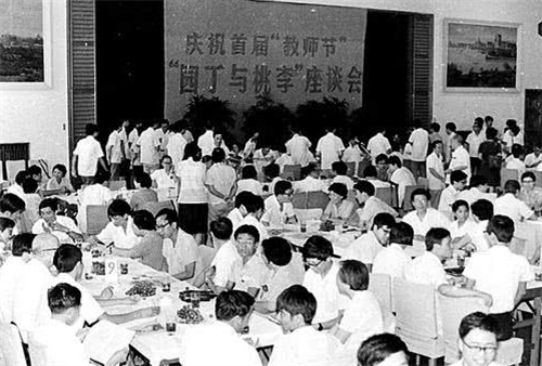 湖北“6.29情杀案”：一场师生畸恋，引发出了一场潜逃18年的血案