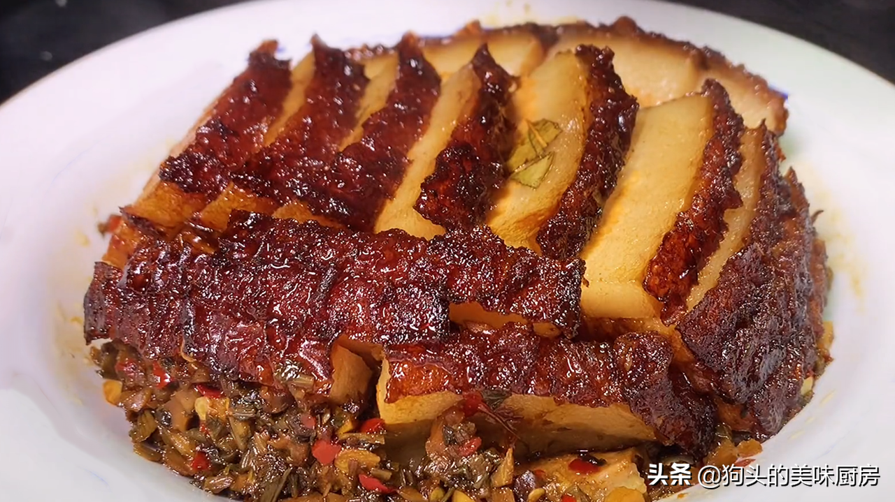 难怪饭店的扣肉那么好吃，原来技巧很简单，学会了给家人露一手