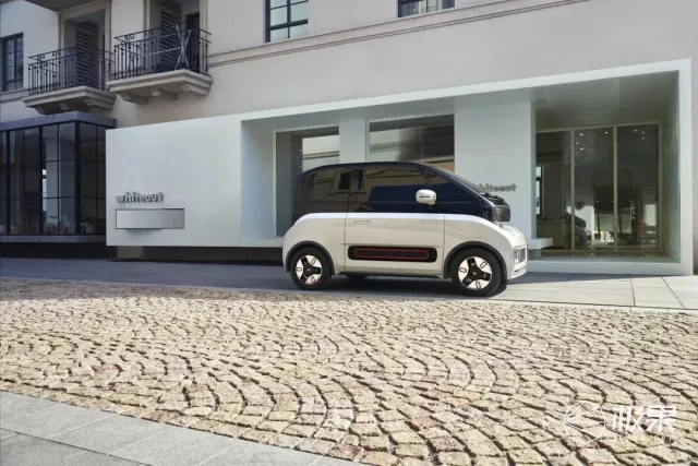 五菱再发豪华版mini EV！充电1小时能跑200公里，下一个买菜街车