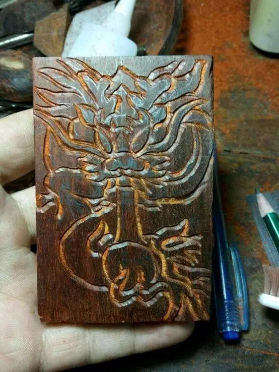 自制龙牌，送给媳妇过生日，这波狗粮你吃吗？
