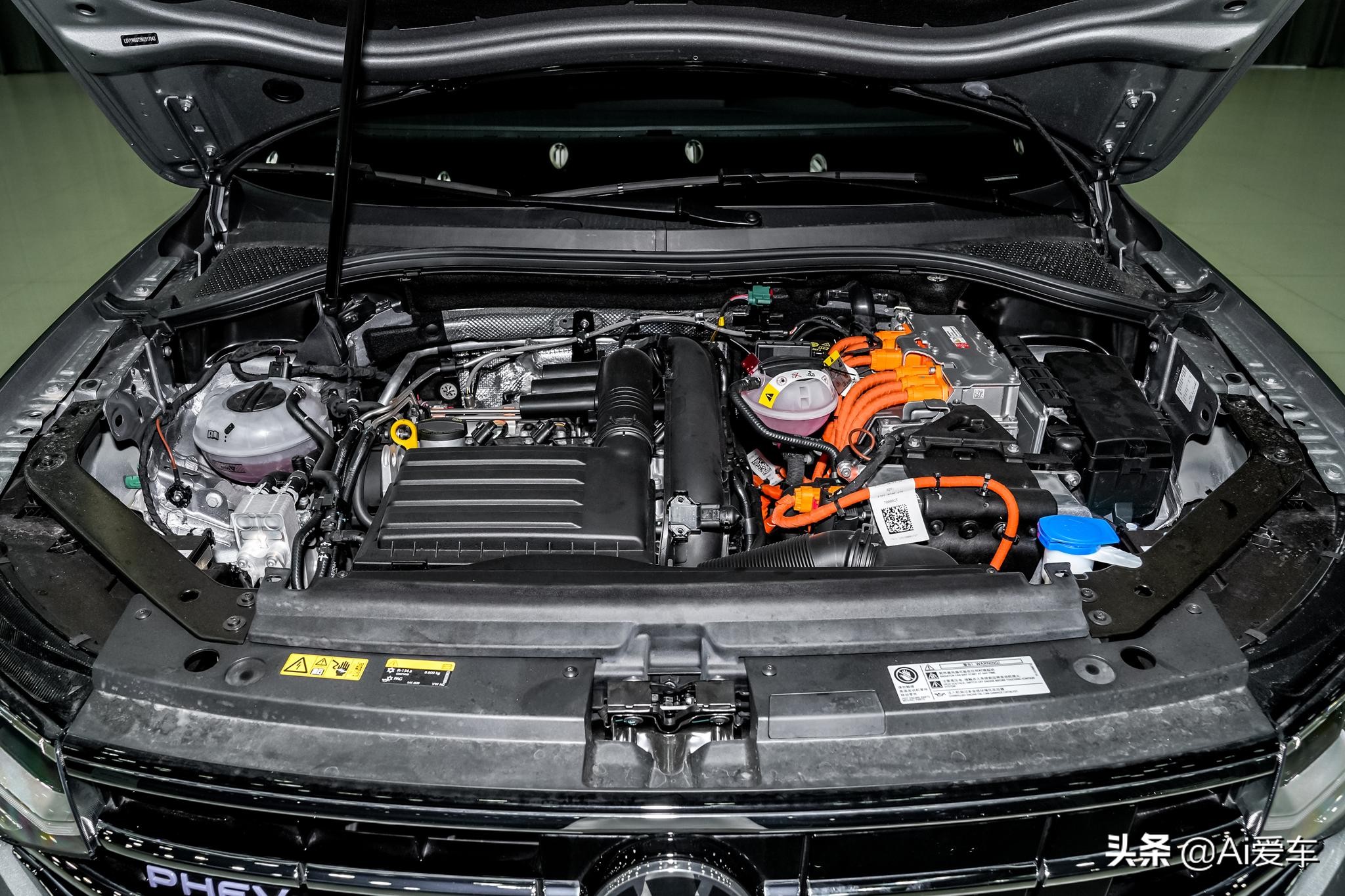 轴距近3米的德系家用SUV，油耗1.8L便宜好养，实拍大众途观L PHEV
