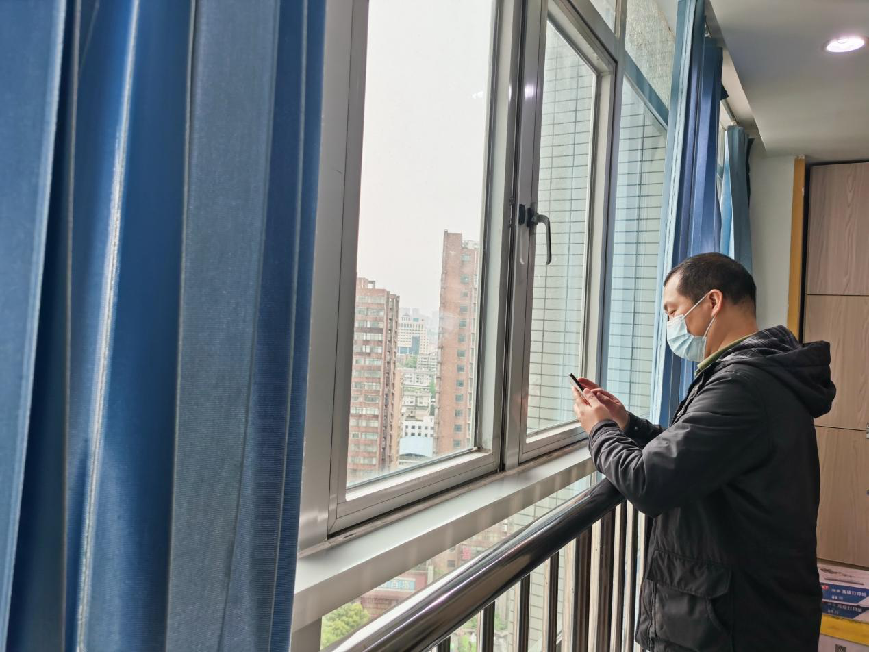 怕妹妹心疼，11岁哥哥为10岁妹妹捐骨髓忍住不哭