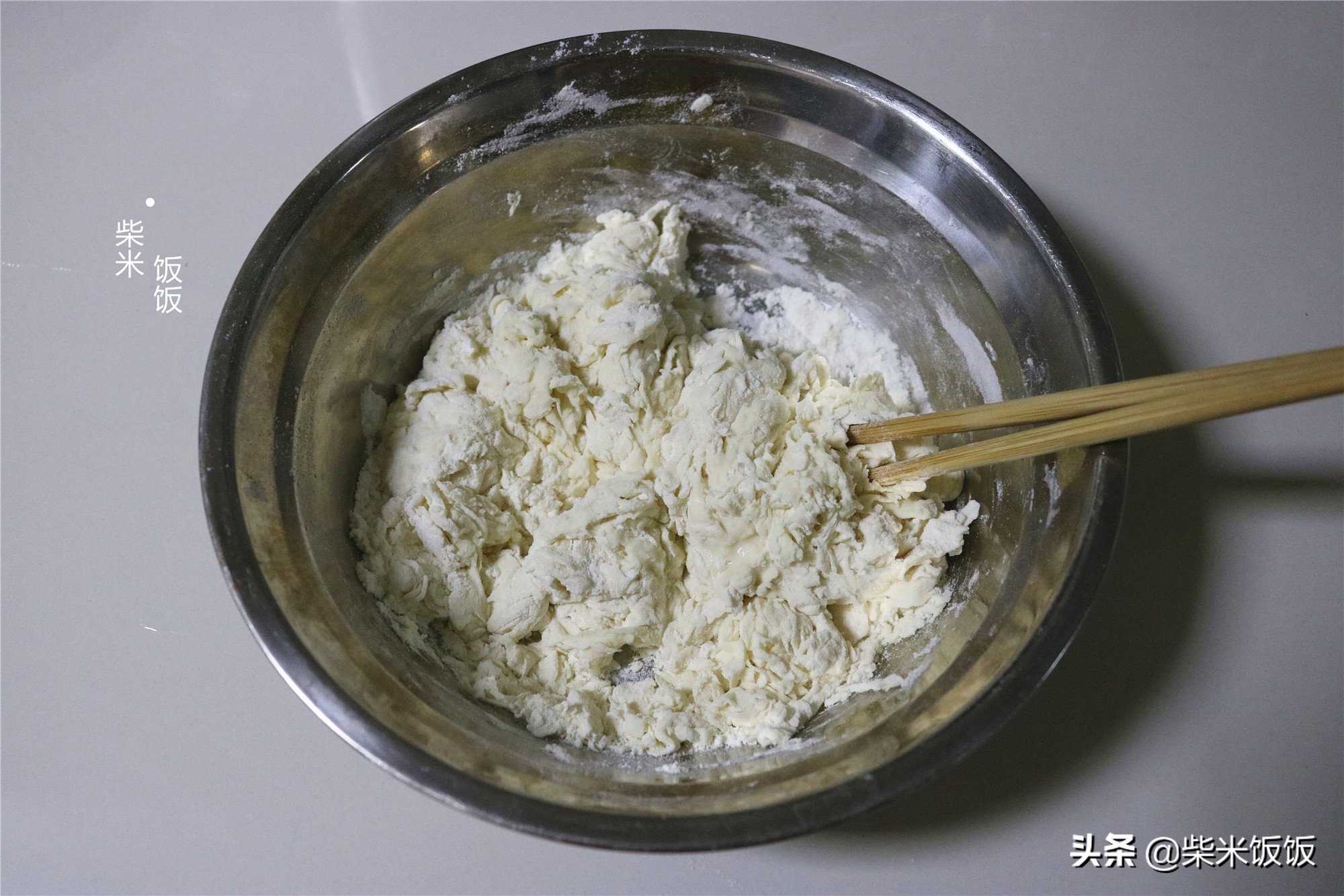 牛肉别总炖着吃了，试试这个做法，咬一口爆汁，早餐吃不错