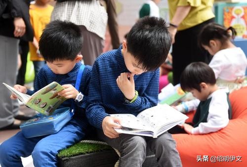 小学生家长问六一儿童节送什么礼物给孩子好，资深老师来告诉你