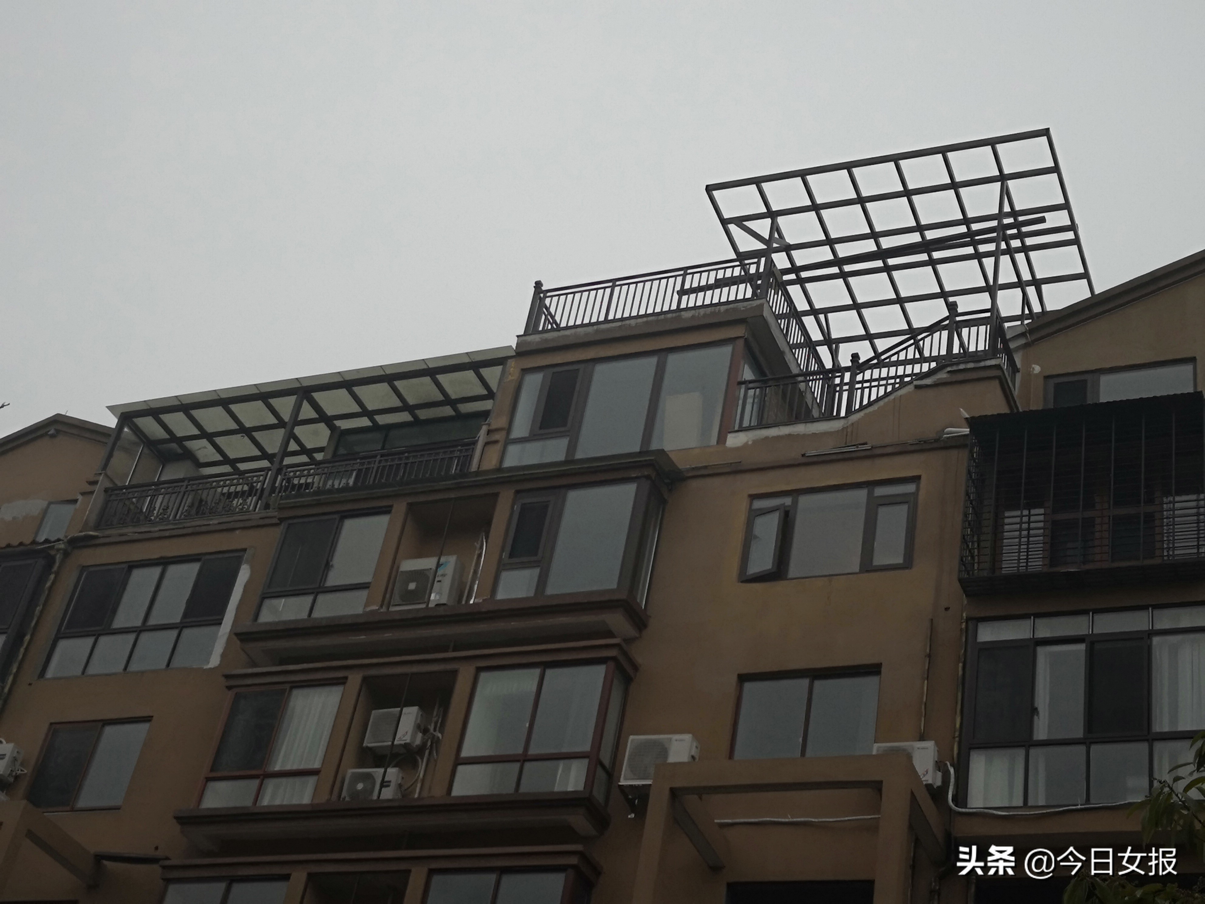 搅拌机都用上了！岳阳一小区违法建筑没人管，吵得邻居纷纷投诉