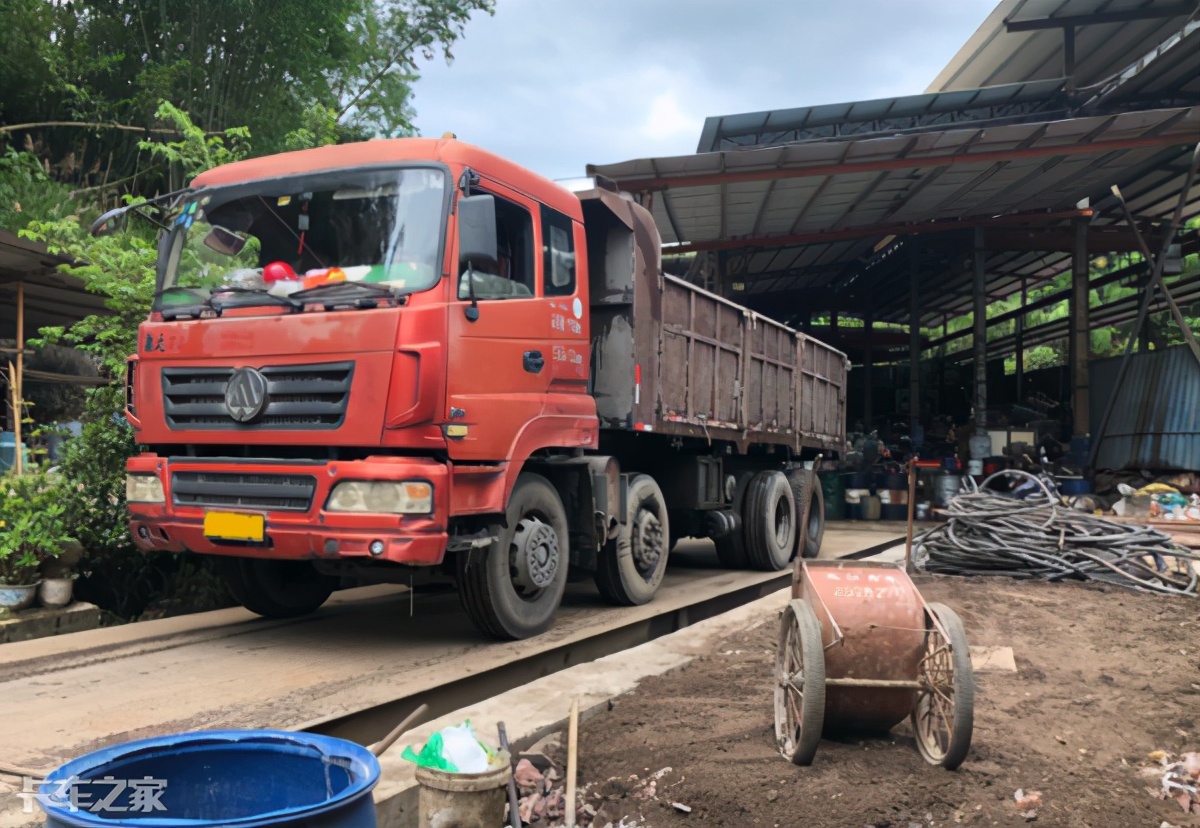 30万内买牵引车，福田欧曼GTL和东风天龙VL你选谁？