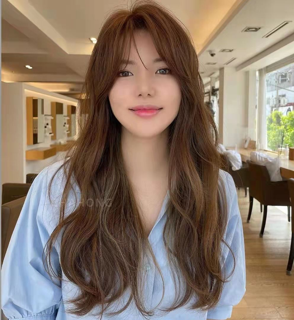 法式烫也是近年来很火的发型,无论是托尼老师还是网红妹子的主页,几乎