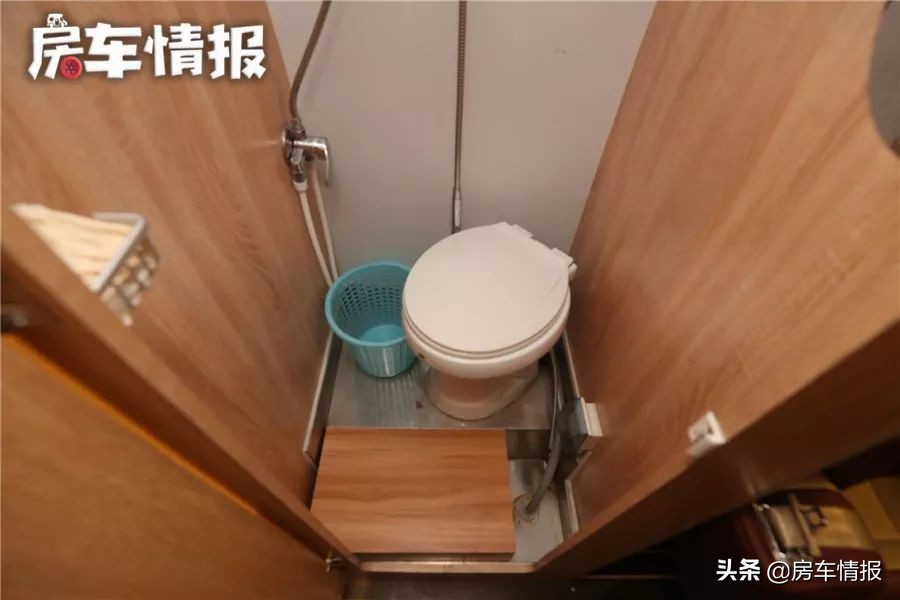 20万出头国六校车底盘房车安全可靠，超大空间3张床，C2本能开