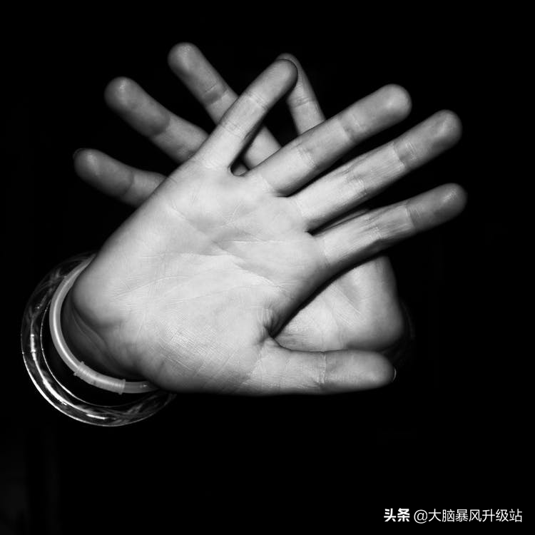 从0到10亿用户，打造现象级产品后黯然离场：Instagram的曲折之路