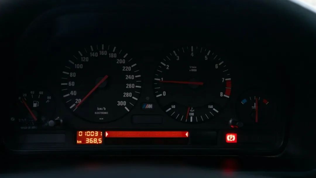最值得收藏BMW车型之一，E34 M5依旧精神十足