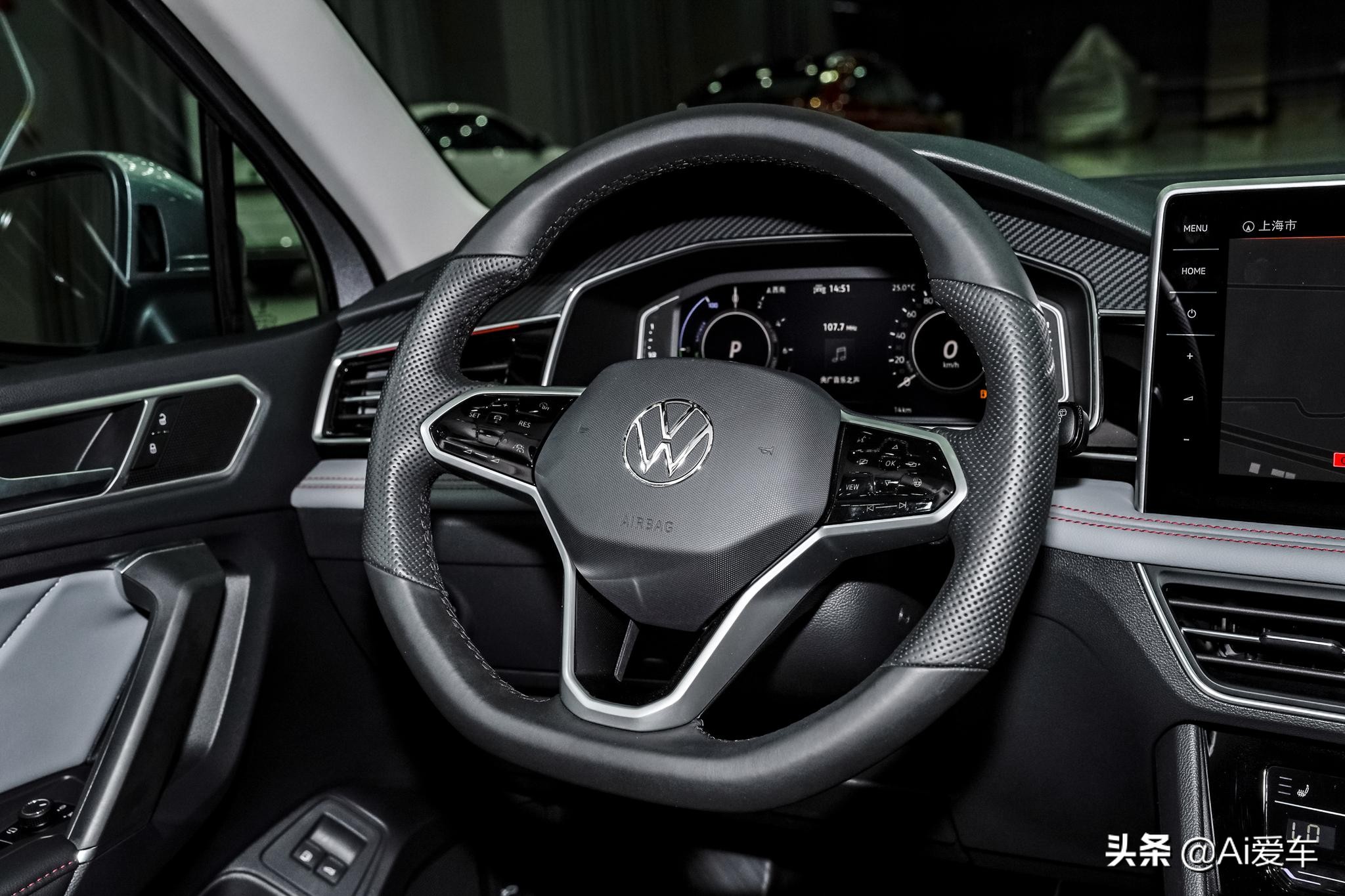 轴距近3米的德系家用SUV，油耗1.8L便宜好养，实拍大众途观L PHEV