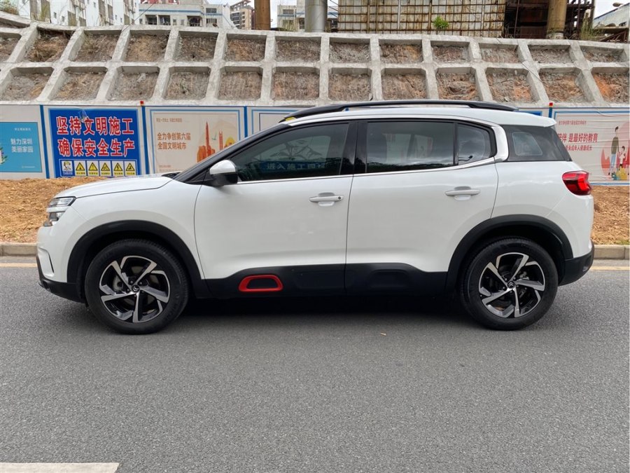 紧凑级SUV"颜王"到底怎样？成都锦和二手车市场这辆雪铁龙C5天逸