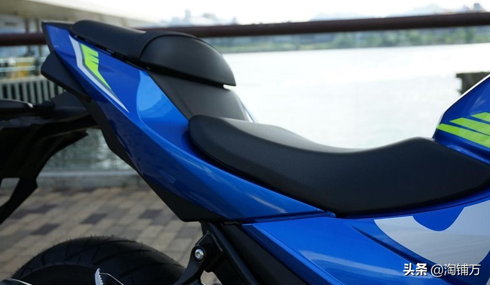 国内最畅销的250“跑车”铃木GSX-250R实拍解析