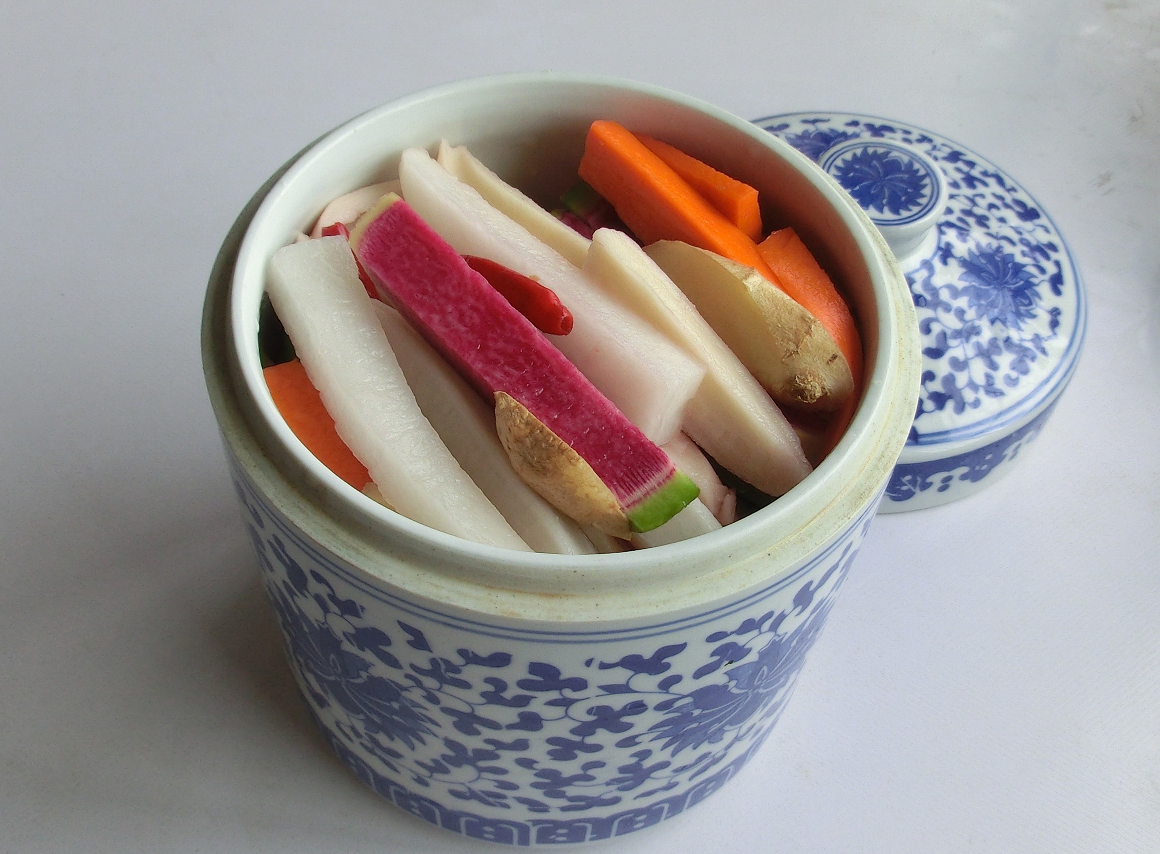 奶奶30年的开胃泡菜做法，泡一夜就能吃，方法简单，酸甜脆爽下饭