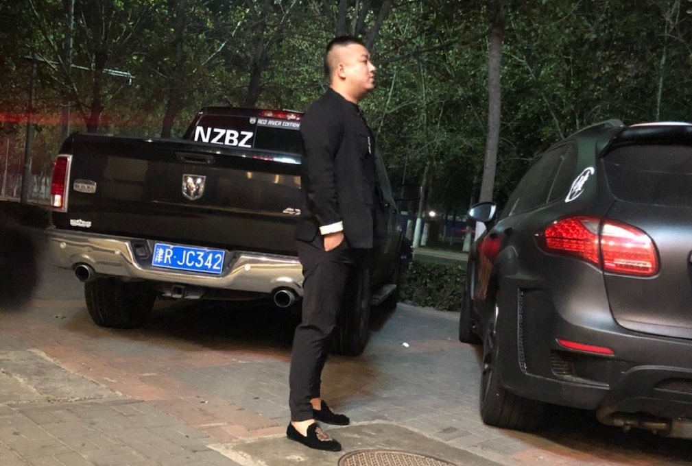 大网红天津李四,直播解释"售卖死螃蟹"事件,否认曾殴打粉丝