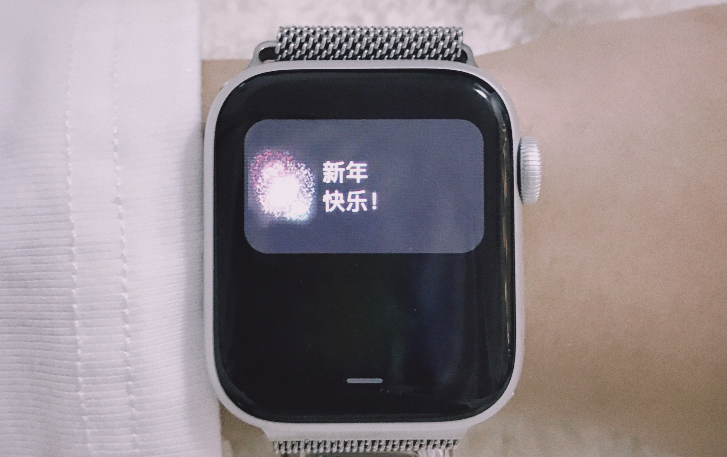 Apple Watch表盘烟花，不容错过，可以播放一整天