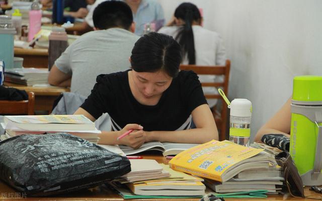 开学季：大专生和本科生考研有什么区别？考研的流程怎么走？
