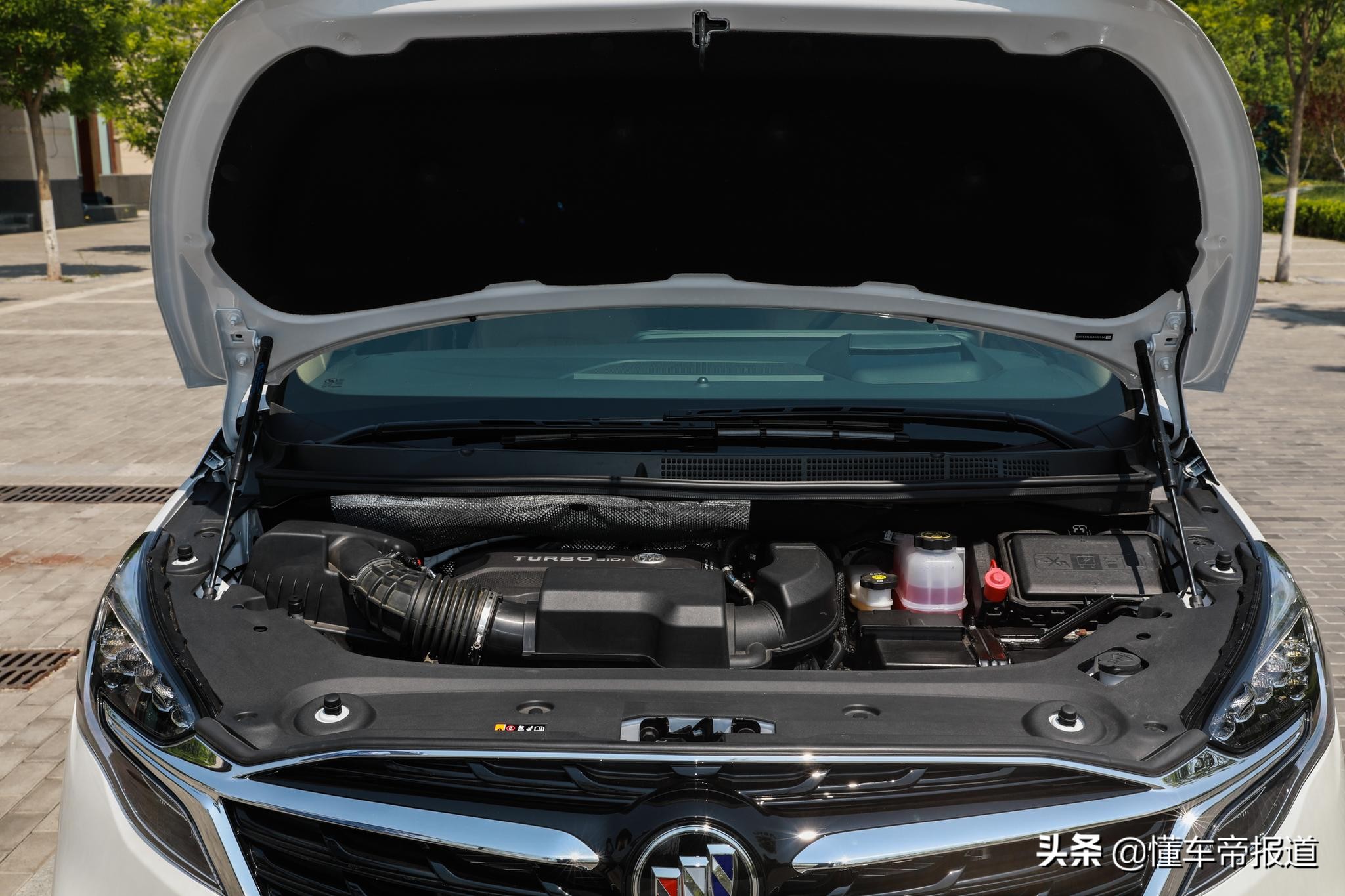 新车 </p><p>　　 售31.39万元起 2021款别克GL8家族上市