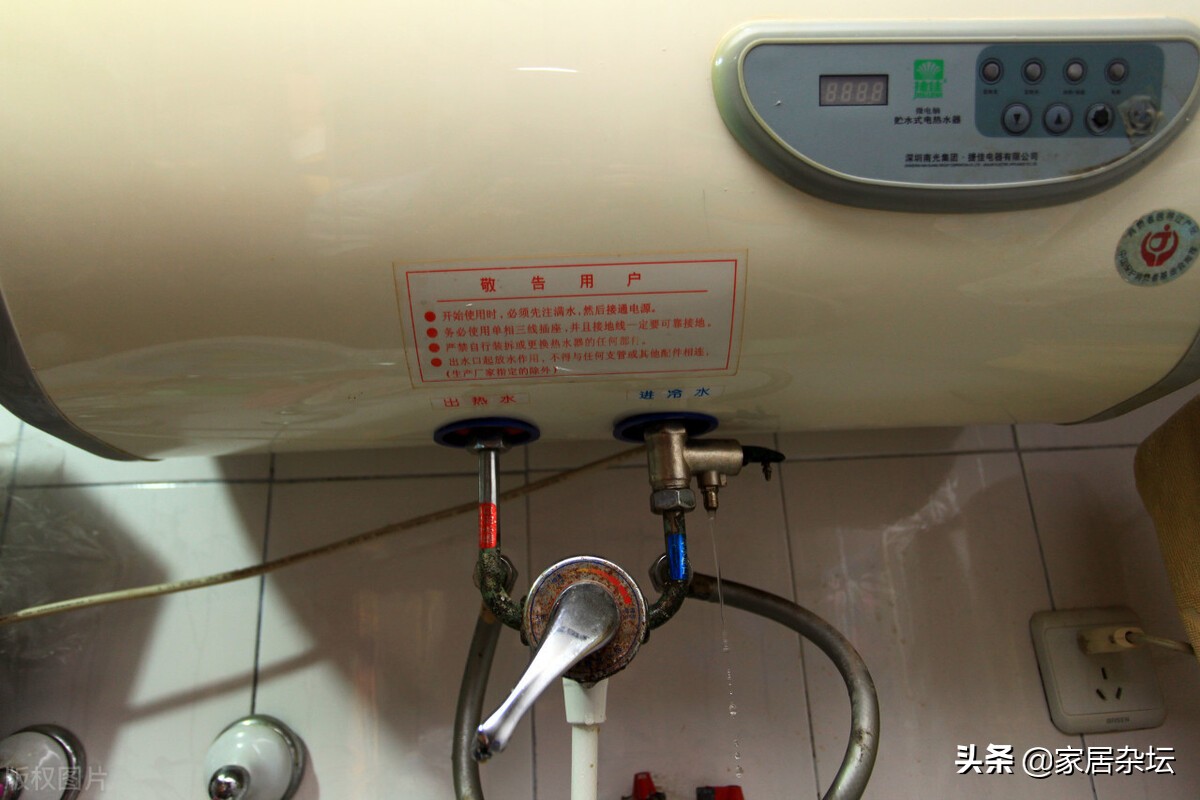我家电热水器的泄压阀从来不出水，正常吗？会爆炸吗？怎么处理？