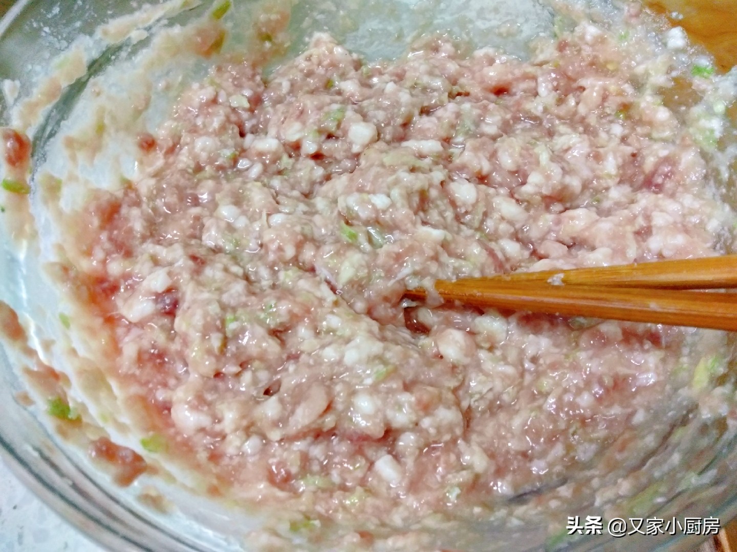 萝卜馅饺子好吃，调馅是关键，分享我家秘制调馅法，出锅鲜美多汁