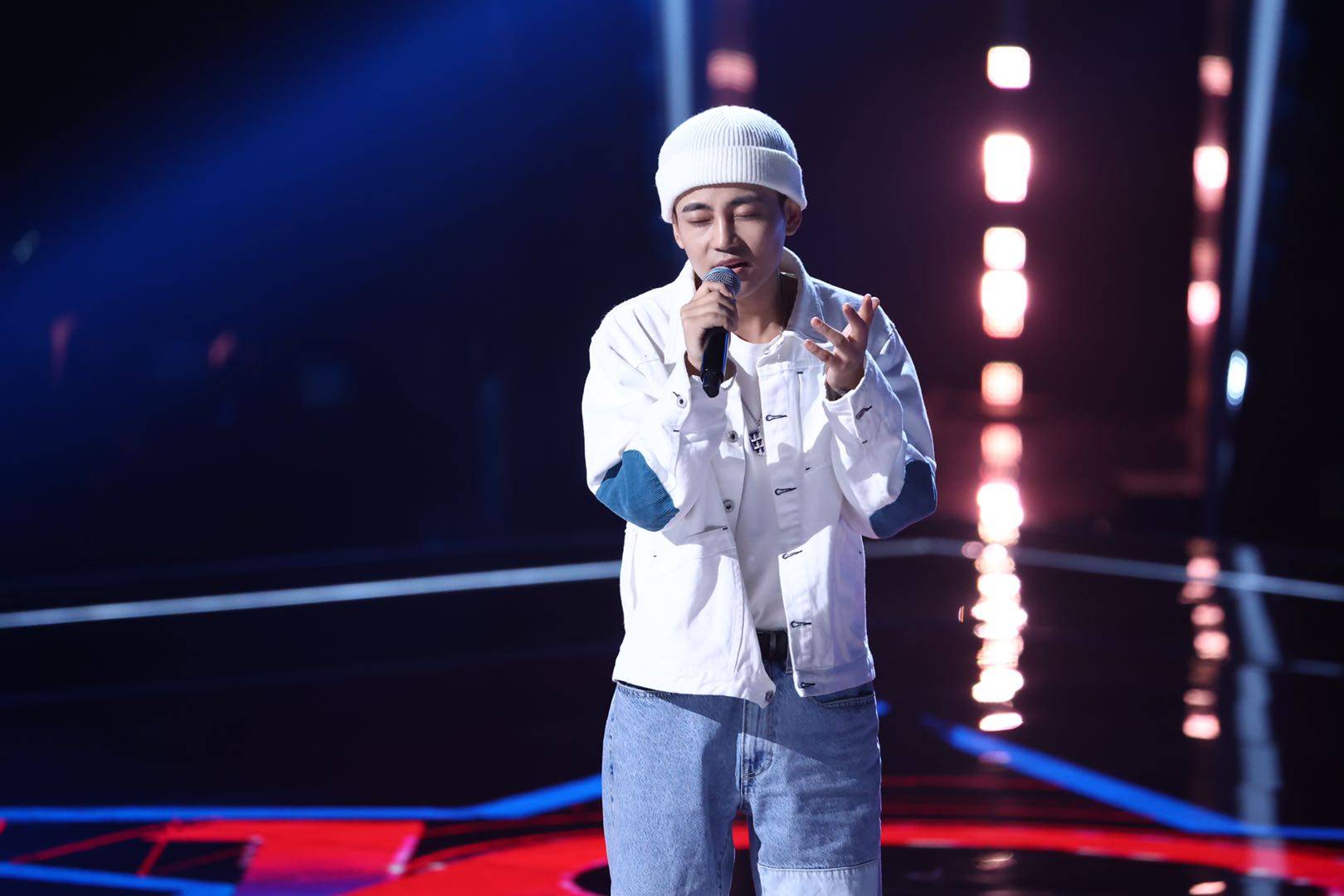 才旺罗布"好声音"首秀晋级 藏族音乐才子魔音唱功获赞