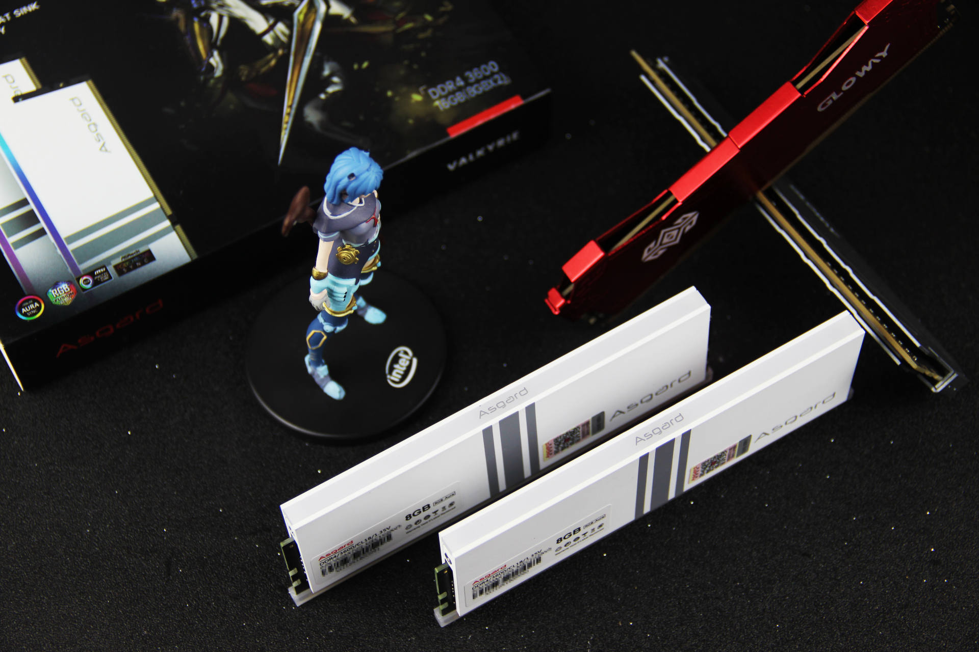 圣洁白机箱怎能缺少白内存？阿斯加特女武神指明方向