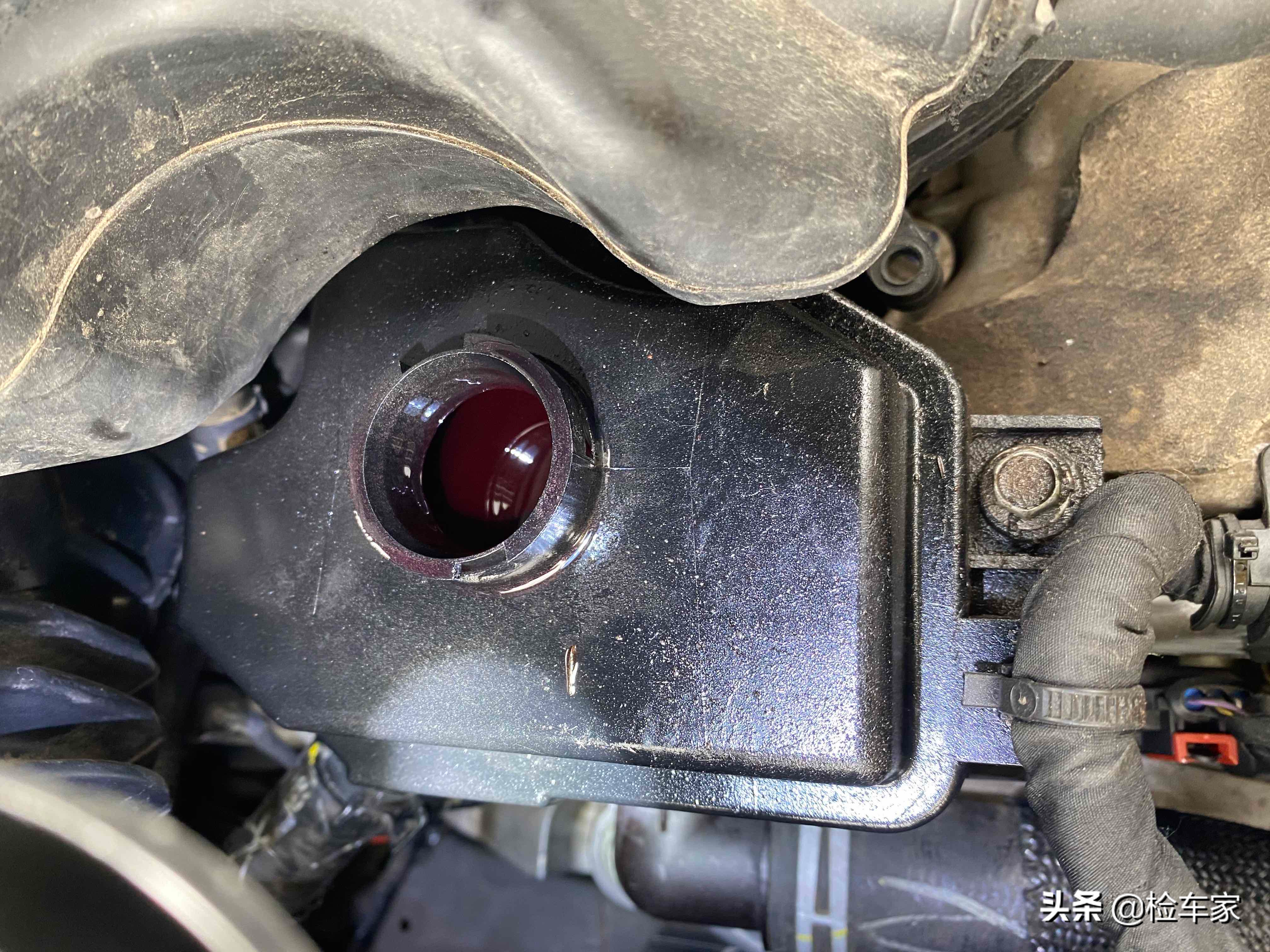 大排量进口SUV，12万买凯迪拉克SRX值不值？网友：白菜价都没人要