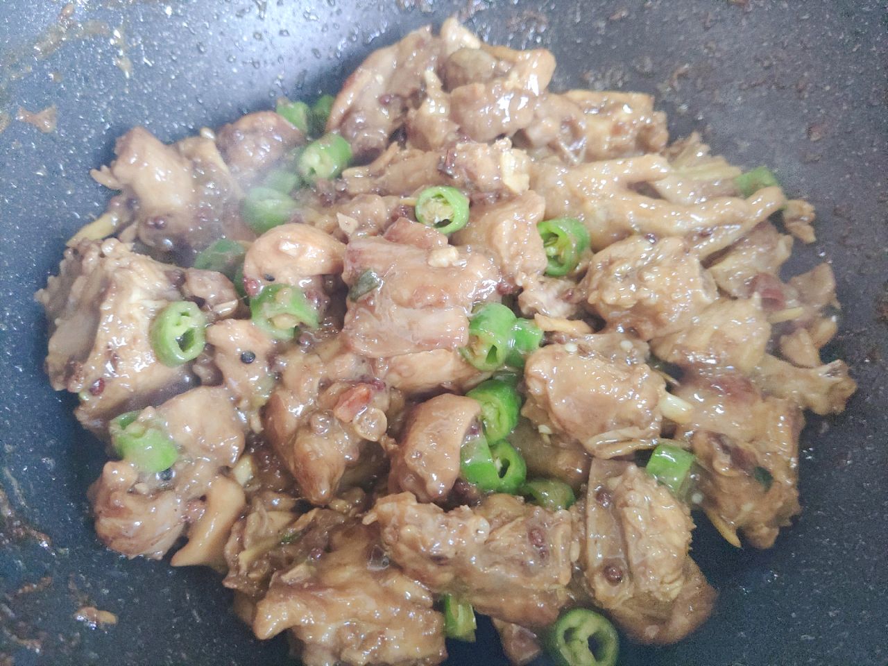 鸡肉这样做，大人孩子都爱吃，鲜嫩入味，爽滑可口，太赞了