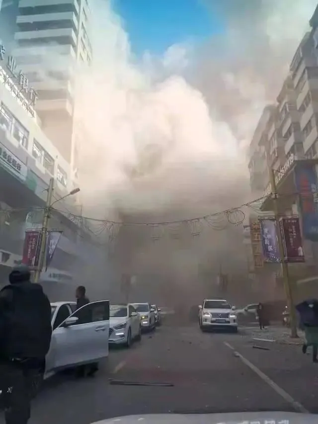 痛心|沈阳一饭店疑似燃气爆炸,网友:燃气..,你长点心吧