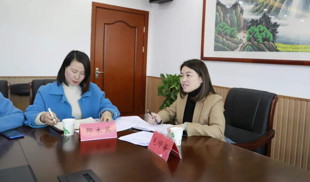 玉山县人大常委会领导到教体系统调研学前教育工作