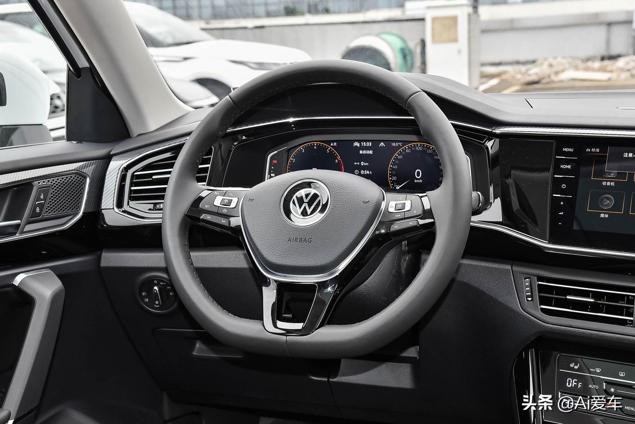 3年销量45万辆，德系热销家用SUV，便宜省油带四驱，实拍大众探岳