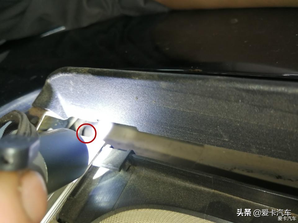 奔驰天窗漏水，夏季到了你的天窗排水系统检查了没？