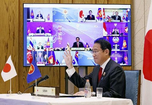 上任一个月就连任成功！日本首相岸田文雄却笑不起来：包机竞选难打动人心，号称“对华一步都不退让”