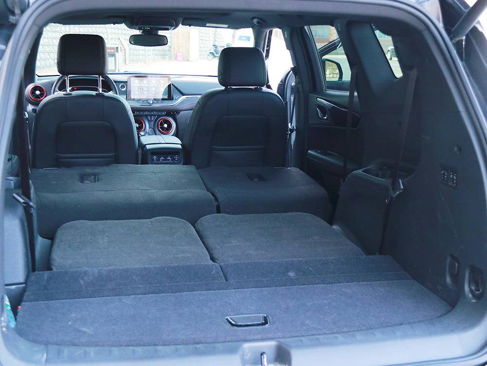 家用大七座也能很年轻，试驾雪佛兰开拓者RS