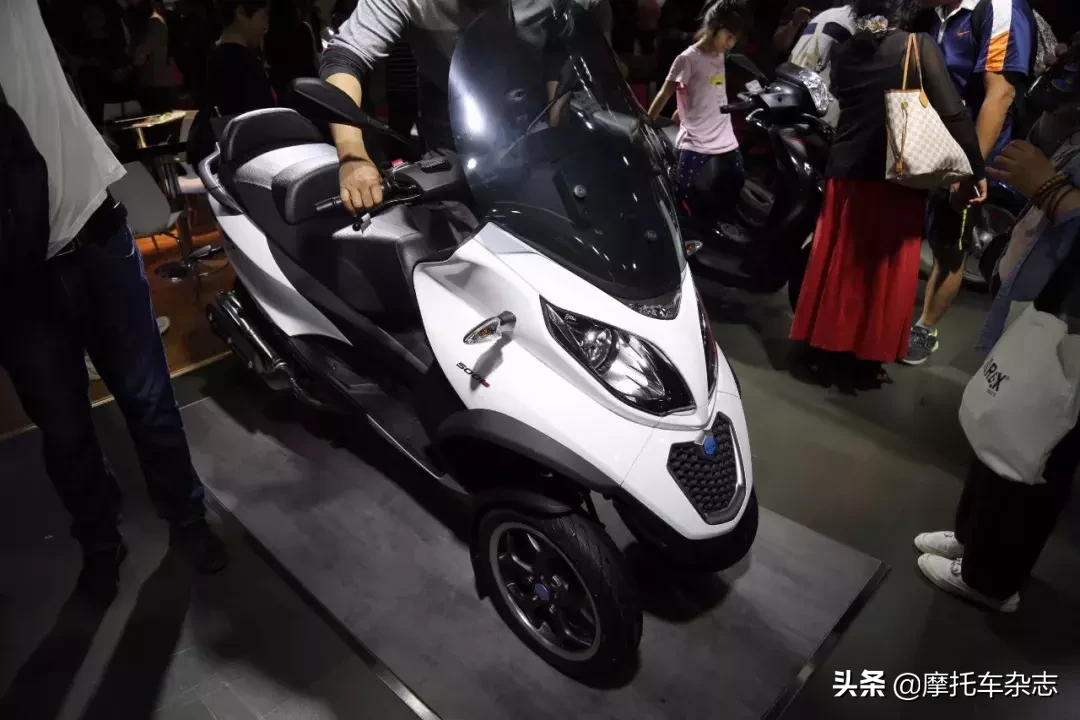 新款Vespa 300售价4.98万起，横置V缸ADV发布！
